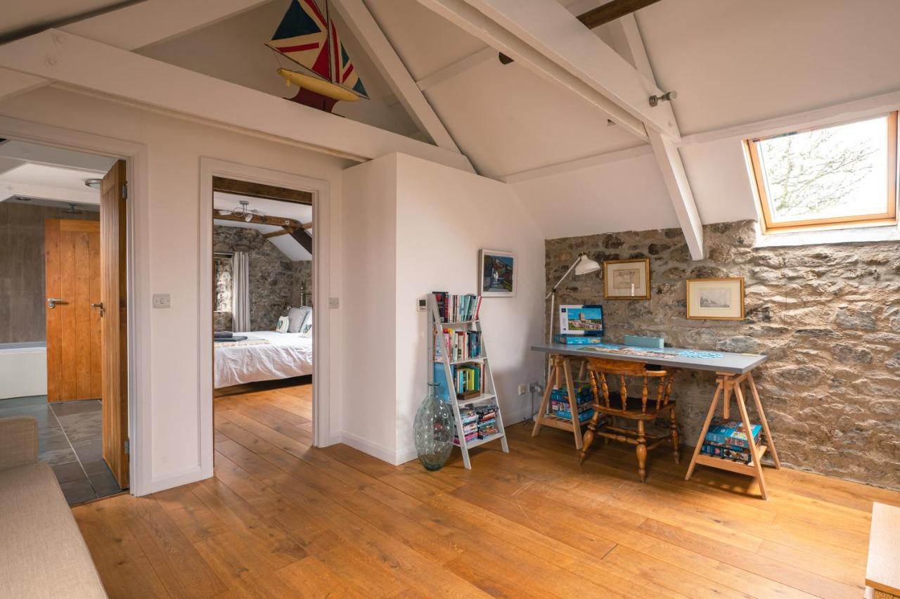 Stunning Converted Granary In Heart Of St Davids Apartment Екстериор снимка