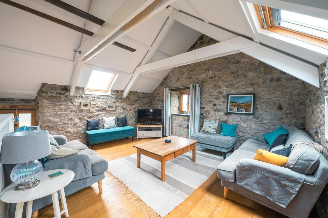 Stunning Converted Granary In Heart Of St Davids Екстериор снимка